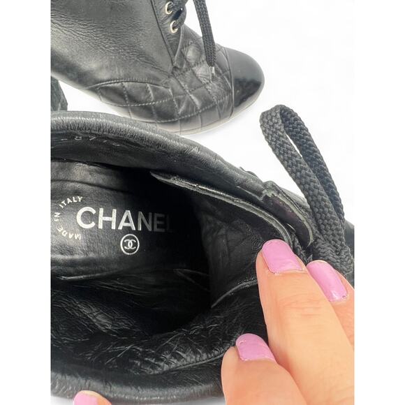 CHANEL boots 9 Matrasse Booties Short Heels Quilted Chunky Lace Up Women 39 - Picture 7 of 10